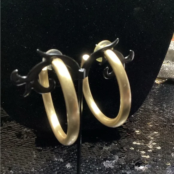 Smooth Finish Gold Hoop Earrings - Picture 3 of 6